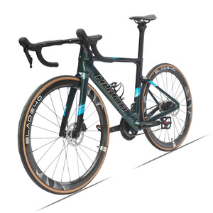 Vélo de montagne à cadre en fibre de carbone légère, 22 vitesses, changement de vitesse fluide, frein à disque, conçu pour les cyclistes adultes, design ergonomique assurant une position optimale - Product Image 5