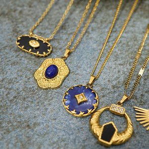 Collier pendentif en pierre naturelle bleu marine avec chaîne de verrouillage gravée vintage clavicule plaqué or 18 carats style de <span class=keywords><strong>cour</strong></span> tendance - Product Image 2