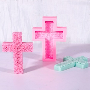 Molde de Silicona con Forma de Cruz de Rosas para Decoración de Pasteles - Product Image 2