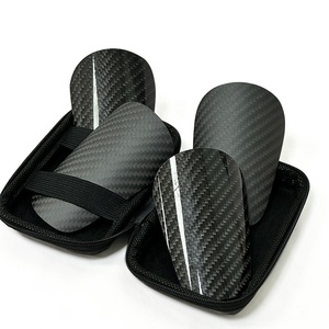 <span class=keywords><strong>Espinilleras</strong></span> de Fútbol Mini de Fibra de Carbono para Dropshipping - Product Image 1