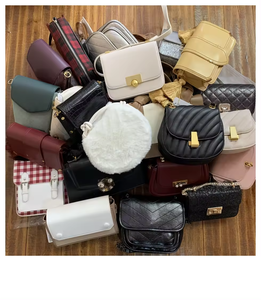 Bolsos Usados de Alta Calidad Seleccionados VIP en Fardos - Product Image 5