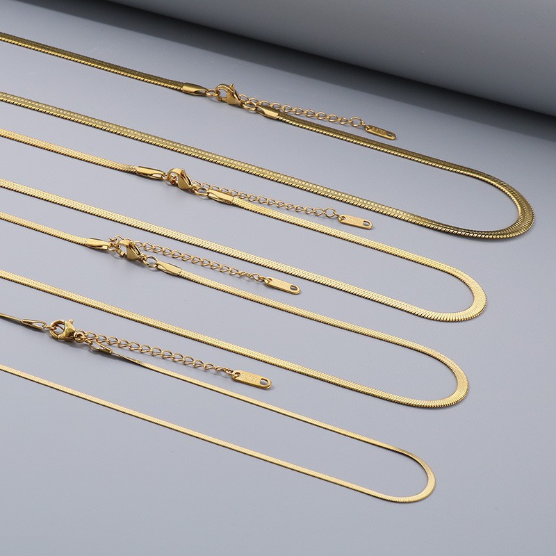 Collier en or (5 mm de large, pièce de 455 cm)