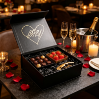 Coffret Cadeau Noir Romantique avec Fraises, Chocolats, Tire-bouchon, Pétales de Rose, Emballage Champagne, Vente en Gros, Ensemble Cadeau Vin et Huile