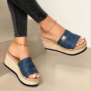 Espadrilles à plateforme, sandales en paille à talon compensé bout rond, décontracté en caoutchouc, couleur unie, marron clair, jaune, été, collection - Product Image 1