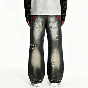 SOONREE <span class=keywords><strong>Jeans</strong></span> Svasati Invernali da <span class=keywords><strong>Uomo</strong></span>, Stile Vintage Lavato e Strappato, con Ricamo Rosso, Produzione OEM Personalizzata - Product Image 4