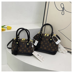 Sac fourre-tout décontracté pour femme avec motif géométrique, en PU durable, fermeture éclair, design portable. - Product Image 5