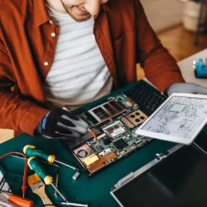 KAYGO-Guantes de trabajo ligeros y transpirables, 12 pares de guantes de seguridad con revestimiento de PU para trabajos ligeros - Product Image 3