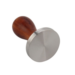 Tamper à espresso manuel en acier inoxydable 304, diamètre 58 mm, manche en bois massif - Product Image 4