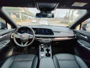 SUV compact de luxe <span class=keywords><strong>2024</strong></span> Essence 2.0T Automatique 2 roues motrices, Intérieur haut de gamme et sécurité avancée, Stock disponible, <span class=keywords><strong>Cadillac</strong></span> <span class=keywords><strong>XT4</strong></span> 28T - Product Image 6