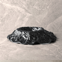 Nouvelle vaisselle pour hôtel, assiette en porcelaine noire durable, assiette moderne à grain de pierre pour restaurant, plat en céramique noir de 9 pouces pour soupe et pâtes