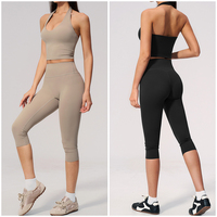 TZ5529-20 Nouveaux ensembles de yoga sans manches en tissu brossé avec haut dos nu à large encolure en U et leggings au design élégant qui accentue les hanches