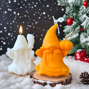 Candela Profumata in Cera di Soia Creativa e Originale a Forma di Nano per Decorazione Casa Regalo Olio San Valentino Ringraziamento Pasqua - Product Image 4