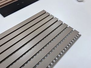 Panneau composite en aluminium insonorisé moderne modulaire, facile à installer pour une utilisation en extérieur dans les centres commerciaux et les centres de congrès - Product Image 5