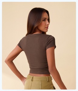 Haut de yoga rayé à <span class=keywords><strong>manches</strong></span> <span class=keywords><strong>courtes</strong></span> pour <span class=keywords><strong>femme</strong></span>, respirant, doux, très extensible, décontracté, pour le sport et l'entraînement quotidien - Product Image 3