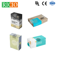 Machine d'étiquetage automatique RICIO pour boîtes en plastique à double coin avec impression laser des étiquettes