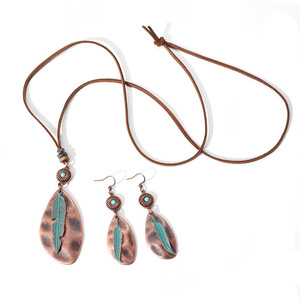 Ensemble de bijoux bohèmes en plumes, collier et boucles d'oreilles en cuivre et turquoise, mode féminine pour les fêtes - Product Image 5