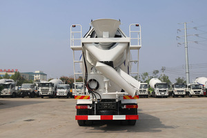 Autocarro <span class=keywords><strong>Betoniera</strong></span> Usato 6x4 con Caricamento Automatico, Motore Diesel 340CV, 10 Ruote, per Costruzione Stradale in Africa - Product Image 5