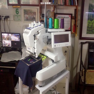 Máquina de Coser y Bordar Computarizada Industrial Pr-600 en Buen Estado - Product Image 3