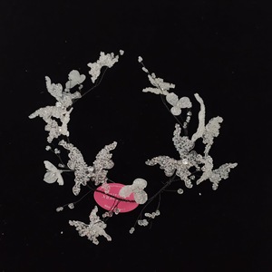 Nuevo diseño original, hecho a mano, tocado de mariposa etéreo y brillante, un accesorio de alta gama para vestidos de gala y de novia. - Product Image 5