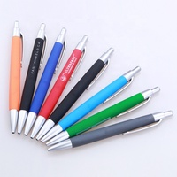 Stylo bille promotionnel pour hôtel NPPL-007 JR Click, en plastique avec finition peinture caoutchouc souple, 0,7 mm, multicolore, logo personnalisé, 135 mm