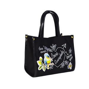 Sombreros de lujo para mujer y bolsos de mano negros de lona con grafiti de cuero PU OEM para mujer - Product Image 5