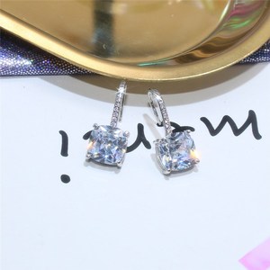 Orecchini quadrati scintillanti per donna, gioielli eleganti e alla moda - Product Image 3
