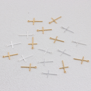 Ciondolo a Croce Minimalista in <span class=keywords><strong>Oro</strong></span> 14K per Creazione di Gioielli Fai-da-Te Permanenti e Accessori Artigianali - Product Image 6