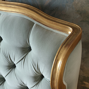<span class=keywords><strong>Letto</strong></span> <span class=keywords><strong>Matrimoniale</strong></span> in Legno Massello Stile Francese, <span class=keywords><strong>Oro</strong></span> Anticato, 1,8m, Imbottito e Intagliato, <span class=keywords><strong>Letto</strong></span> Nuziale Europeo, <span class=keywords><strong>Letto</strong></span> Principessa con Testiera Trapuntata in Tessuto - Product Image 4