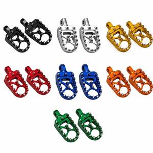 ที่พักเท้ามอเตอร์ไซค์แบบ CNC สำหรับ <span class=keywords><strong>Harley</strong></span> Dyna <span class=keywords><strong>Fatboy</strong></span> Sportster 883 Street Bob Wide Glide - Product Image 1
