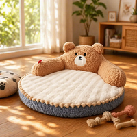 Lit pour animaux de compagnie en forme d'ours mignon, prêt à être expédié, pour toutes les saisons, lit chaud pour chat, nid douillet pour chien, fond antidérapant, tapis pour animaux de compagnie en gros