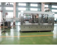 Ensemble complet de ligne de production d'eau potable pure en bouteille plastique entièrement automatique et machine de remplissage d'eau en provenance de Chine.