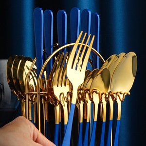 吊り下げ式ギフトボックス入り ゴールドステンレス製カトラリーセット 24点 金属製ラックホルダー付き - Product Image 5