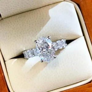 3CT 타원형 모이사나이트 다이아몬드의 우아함 18K 화이트 골드 와이드 밴드 신부를위한 고급 보석 결혼 반지
