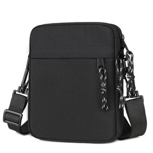 Sac de poitrine Golden Lion de première classe pour hommes, mini sac à bandoulière noir pour téléphone portable, voyage de loisirs, couleur unie, 8 pouces - Product Image 5