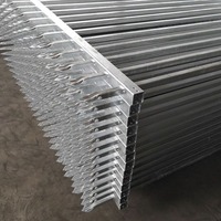 Panneau de clôture en acier courbé traité thermiquement, finition thermolaquée, conception durable, sécurité de la cour, longévité, modélisation 3D incluse, 7 pieds