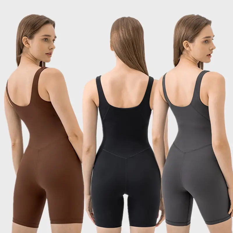 2024 Sommer heißes Design individuelles Logo solide Farbe Einteiliger Jumpsuit Fitness- und Yoga-Shorts für Erwachsene