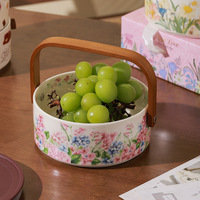 Vente en gros de bols de service en céramique vintage à motifs floraux avec poignée en bois, panier à fruits/panier de rangement en céramique pour la maison, la cuisine, le restaurant, l'hôtel
