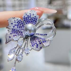 Broche de Perlas de Estilo Étnico de Alta Gama para Mujer, Accesorio de Ropa Lujoso con Diseño de Flor en el Pecho - Product Image 3