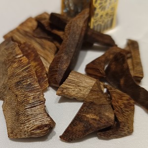 Eco1501 <span class=keywords><strong>Mantequilla</strong></span> <span class=keywords><strong>de</strong></span> Agarwood/Oud/Bakhoor raspada por ambos lados <span class=keywords><strong>en</strong></span> trozos/barritas para árboles <span class=keywords><strong>de</strong></span> <span class=keywords><strong>mantequilla</strong></span> 4A - <span class=keywords><strong>de</strong></span> Guangdong Hainan, China - Product Image 3