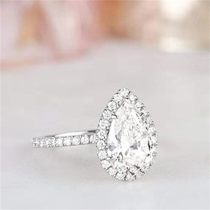 Anello di fidanzamento con diamante Moissanite da sposa in oro 1.5ct VVSD - Product Image 3