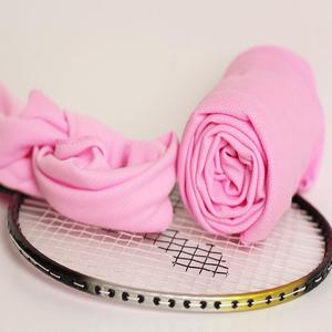 Serviette rafraîchissante Xinshang 30x70 cm en rouleau, absorbante, pour le sport et le visage - Product Image 1