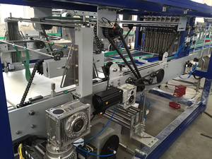 Machine d'emballage sous film rétractable entièrement automatique et colorée pour bouteilles et canettes en PET avec film imprimé en PE pour <span class=keywords><strong>eau</strong></span> minérale - Product Image 2