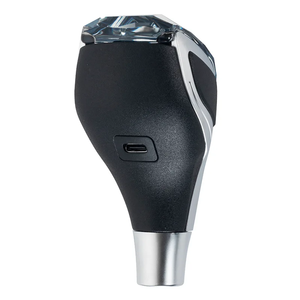 <span class=keywords><strong>Le</strong></span> <span class=keywords><strong>pommeau</strong></span> <span class=keywords><strong>de</strong></span> <span class=keywords><strong>vitesse</strong></span> en cristal LED convient aux Toyota, Kia, Lexus, Mitsubishi, Hyundai et aux têtes <span class=keywords><strong>de</strong></span> <span class=keywords><strong>vitesse</strong></span> universelles en cristal éclairées - Product Image 3