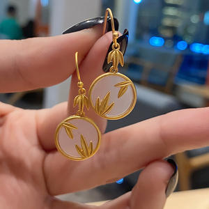 Orecchini a Perno E2169 in Oro con Design Vegetale, Montatura a Castone, Unisex, Classici per Uso Quotidiano - Product Image 5