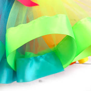 Falda Tutú de Tul Multicolor con Lazo de Cinta Arcoíris para Bebés Niñas, Ideal para Fiestas de Cumpleaños - Product Image 3