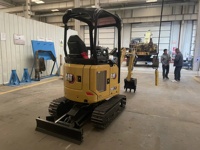 Mini-excavatrice 301.7 neuve de 1,7 t avec moteur et boîte de vitesses pour sites de travail étroits - Faible nombre d'heures, excavatrice Caterpillar d'origine