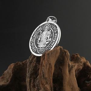 Collar con Colgante de San Benito, Venta Caliente de Mecrt, Collar Religioso de Acero Inoxidable para Hombre y Mujer, Joyería con Colgante - Product Image 1