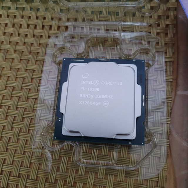 High Performance Low Price Core I3-10105T Quad-Core Processor 6M Cache up to 3.90 GHz 65W TDP Desktop Computer Processor