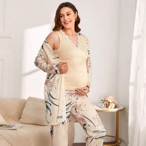 Pyjama de maternité 3 pièces avec imprimé floral personnalisé et détails en dentelle, vêtements de grossesse, pyjama d'allaitement en coton pour femmes enceintes - Product Image 6