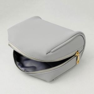 Doux Mattel en cuir Pu Gris voyage Personnalisé maquillage cosmétique sac - Product Image 3
